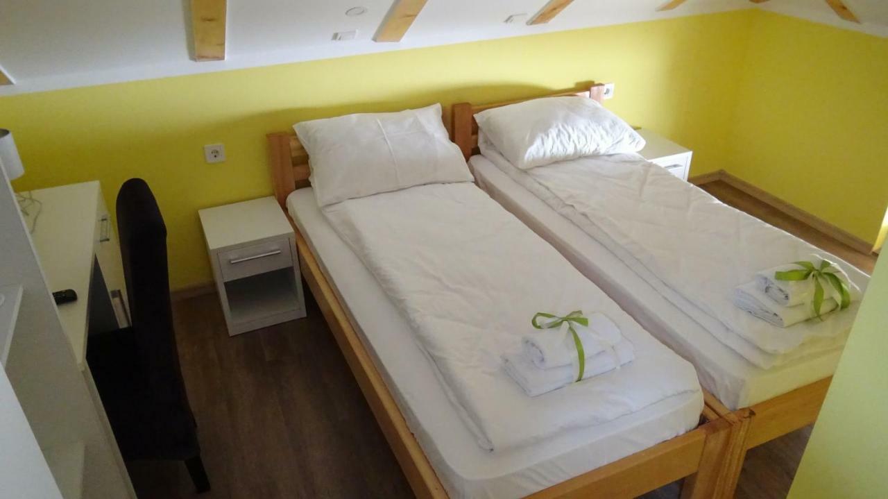 Apartmani Bojeresku 네고틴 외부 사진